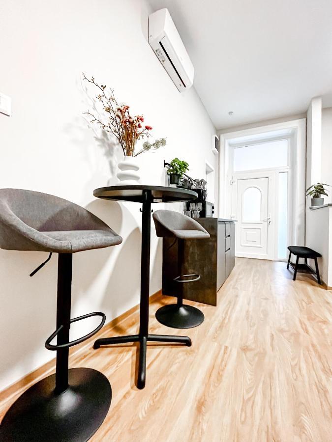 T32 Central Modern Suites Budapeşte Dış mekan fotoğraf