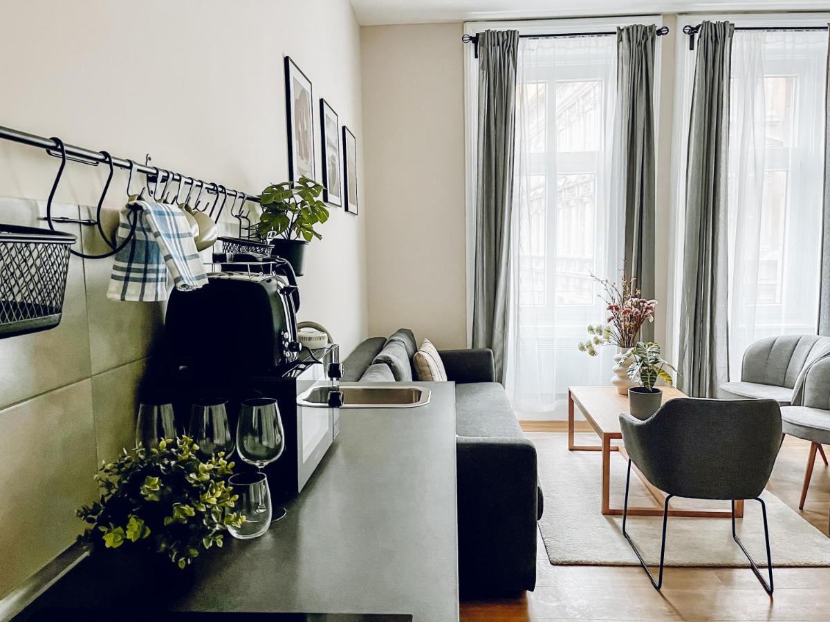 T32 Central Modern Suites Budapeşte Dış mekan fotoğraf